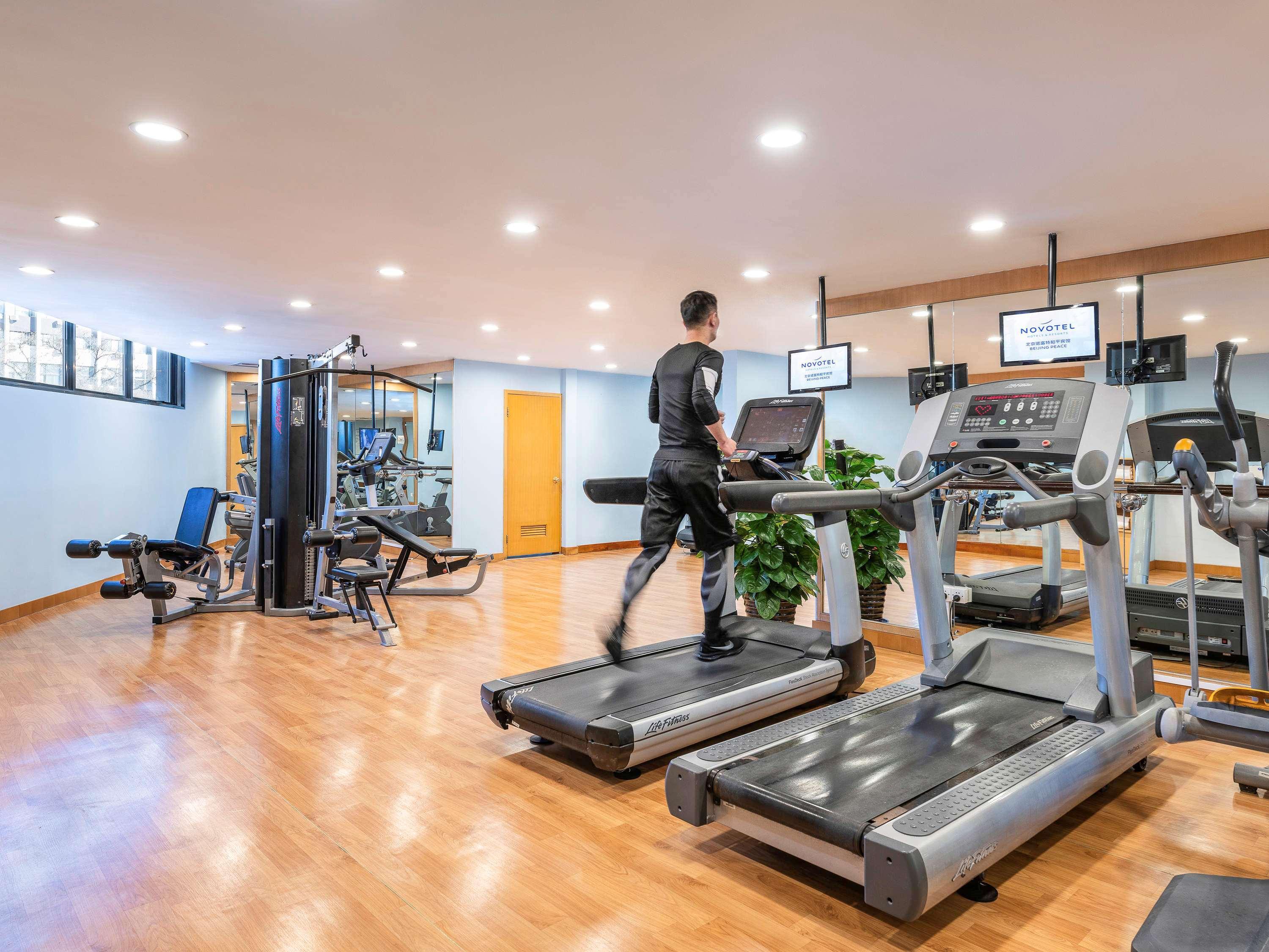 Novotel Beijing Peace Екстер'єр фото
