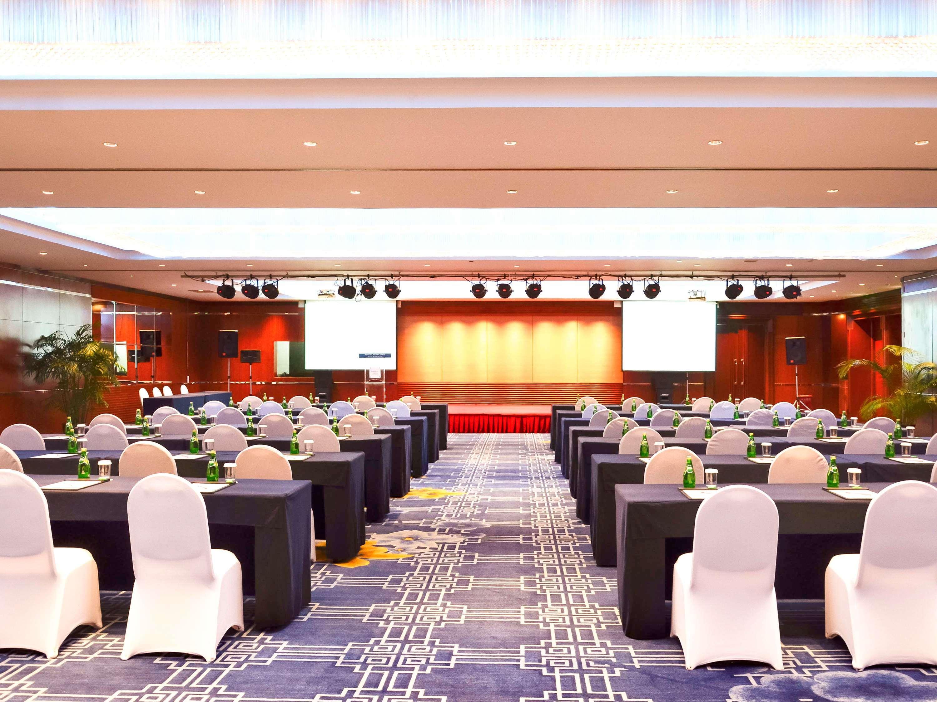 Novotel Beijing Peace Екстер'єр фото