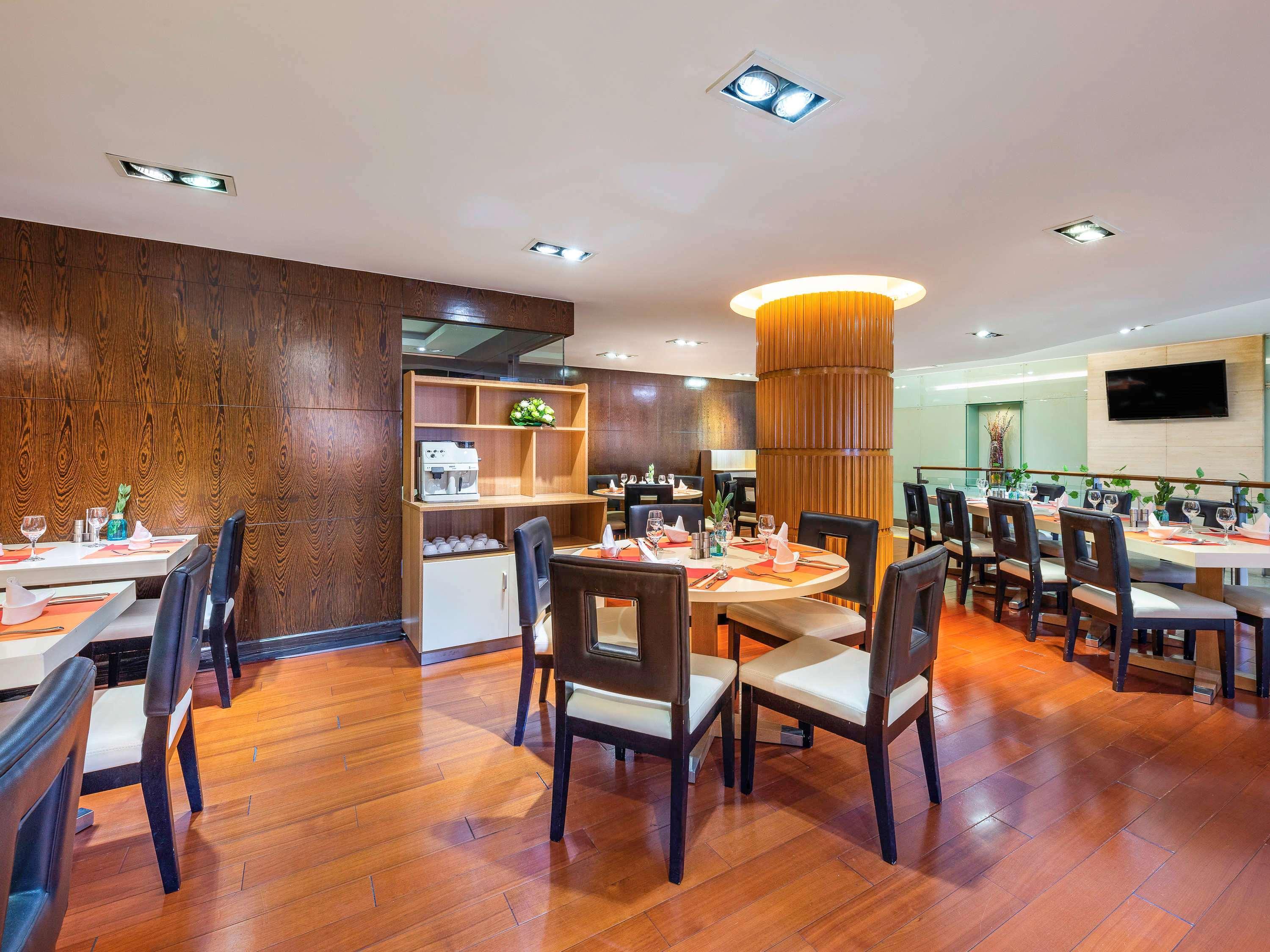 Novotel Beijing Peace Екстер'єр фото