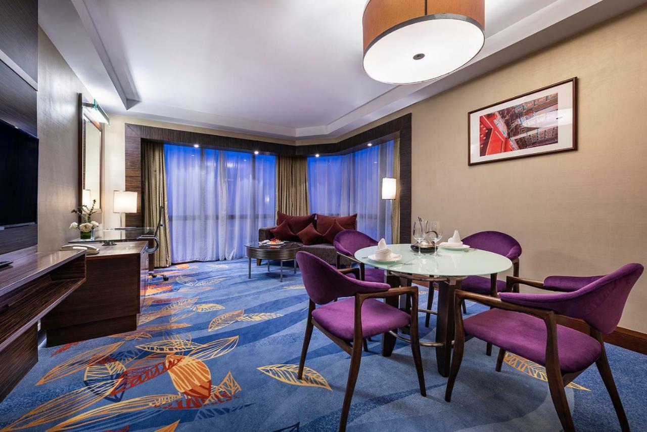 Novotel Beijing Peace Екстер'єр фото